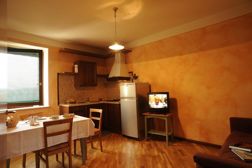 Agriturismo Gian Galeazzo Visconti Guest House Valeggio sul Mincio Phòng bức ảnh