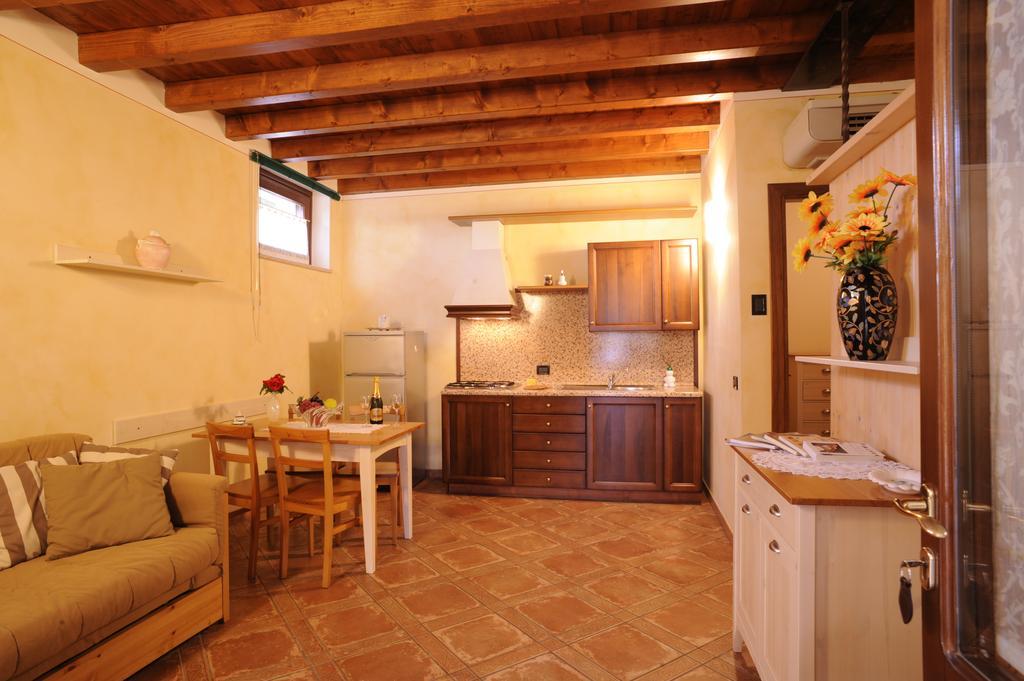 Agriturismo Gian Galeazzo Visconti Guest House Valeggio sul Mincio Phòng bức ảnh
